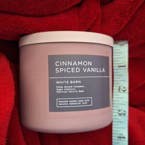 White Barn Jar Candle - Cinnamon Spiced Vanilla